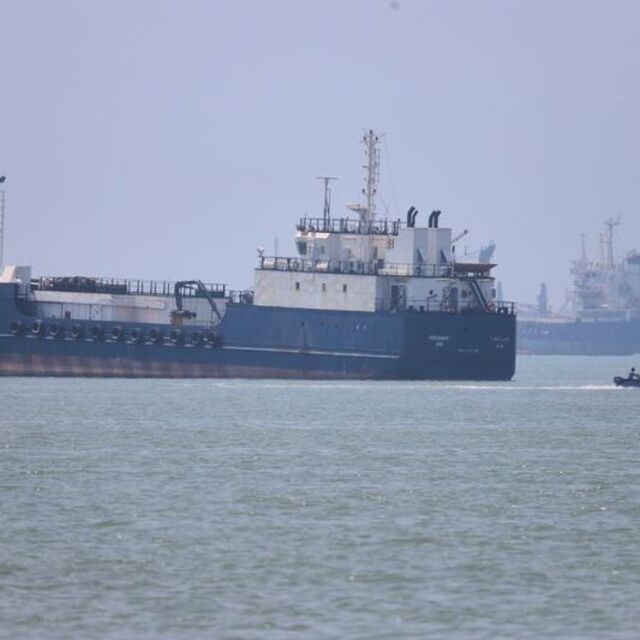 Hürmüz'den geçmek isteyen 3 tanker durduruldu