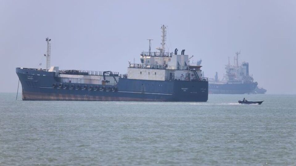 Hürmüz'den geçmek isteyen 3 tanker durduruldu