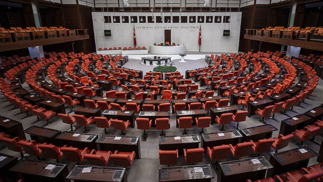 Meclis'te sandalye dağılımı değişti