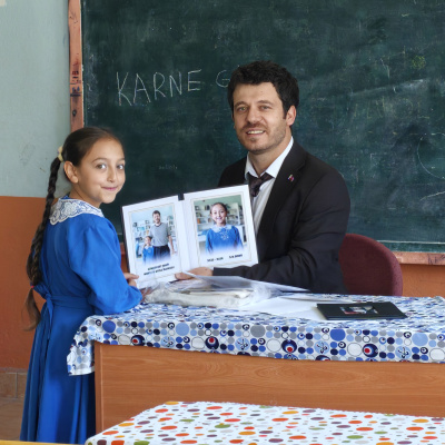Tek öğrencili okulda karne sevinci