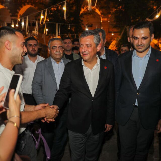 Özgür Özel, Diyarbakır'ı ziyaret etti