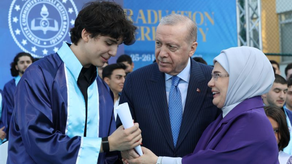 Cumhurbaşkanı Erdoğan, torunun mezuniyetine katıldı