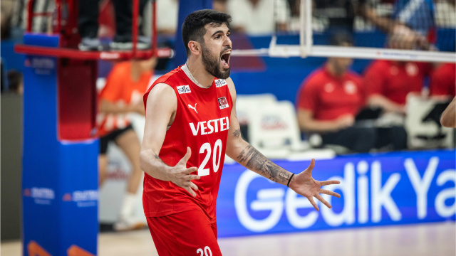 Efe Bayram'ın yeni durağı Voley Prata!