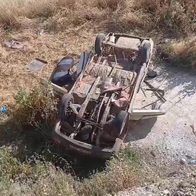 Otomobil şarampole yuvarlandı