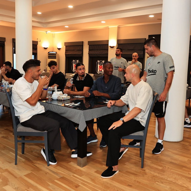 Beşiktaş Takımı yemekte bir araya geldi!