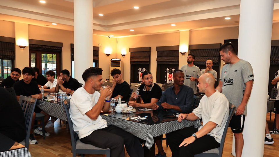 Beşiktaş Takımı yemekte bir araya geldi!