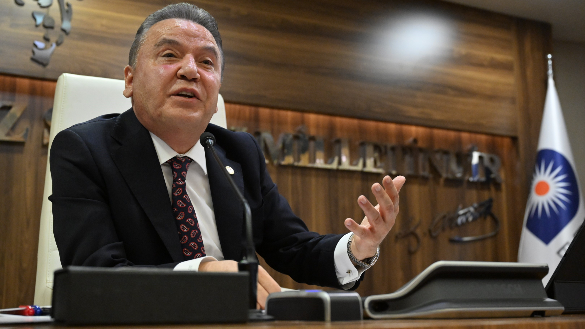 Muhittin Böcek'ten ek ifade: İmamoğlu'na adaylık için 5 milyon euro verdim