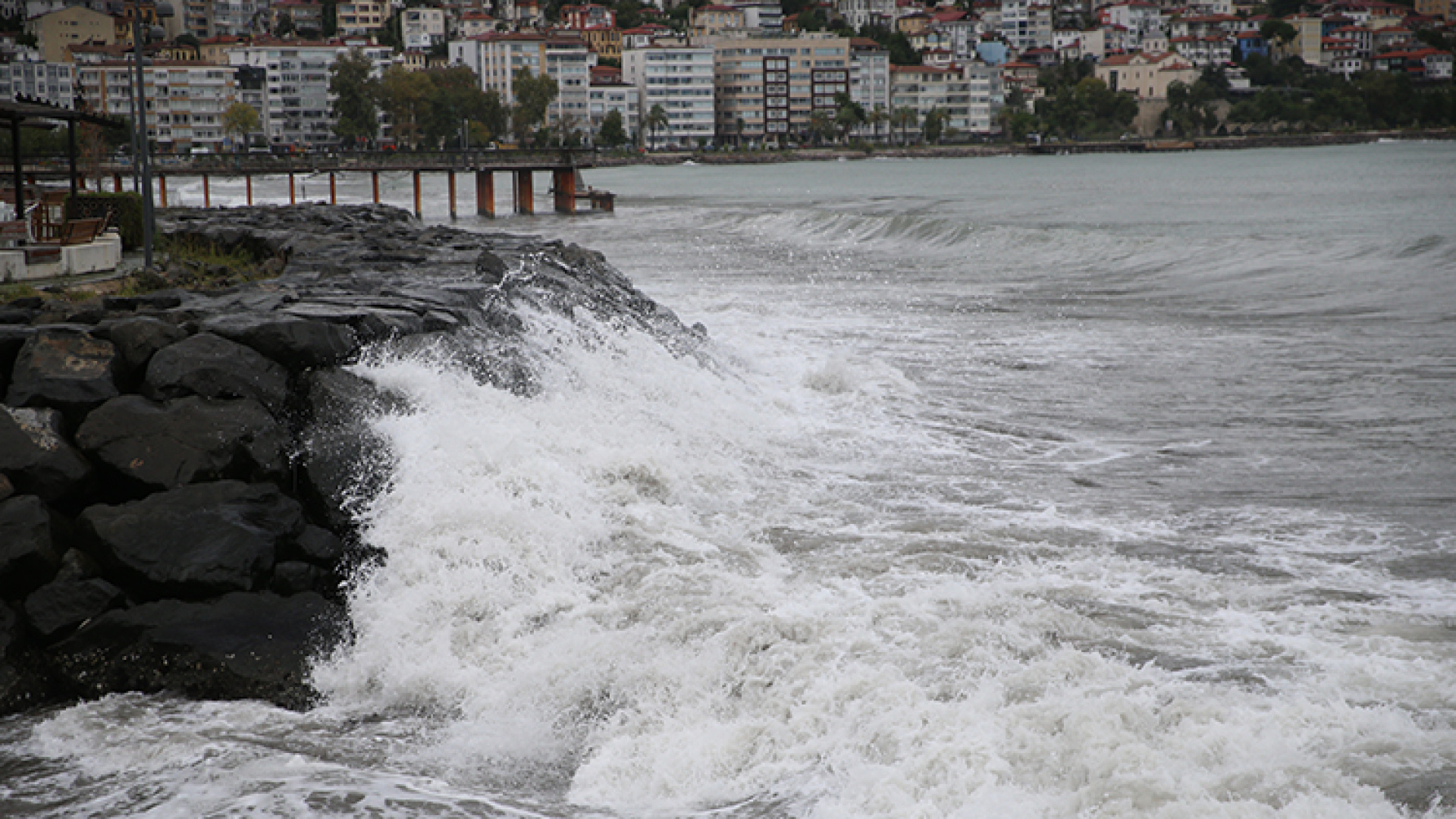 Ordu'nun Ünye ilçesinde denizde kaybolan 17 yaşındaki genç aranıyor