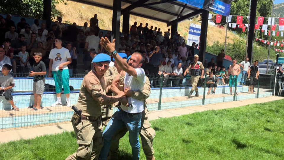 Kahramanmaraş'ta olaylı güreş festivali!