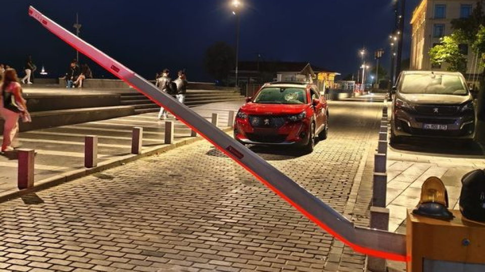 Bariyerleri kırdı, kaçmaya çalıştı!