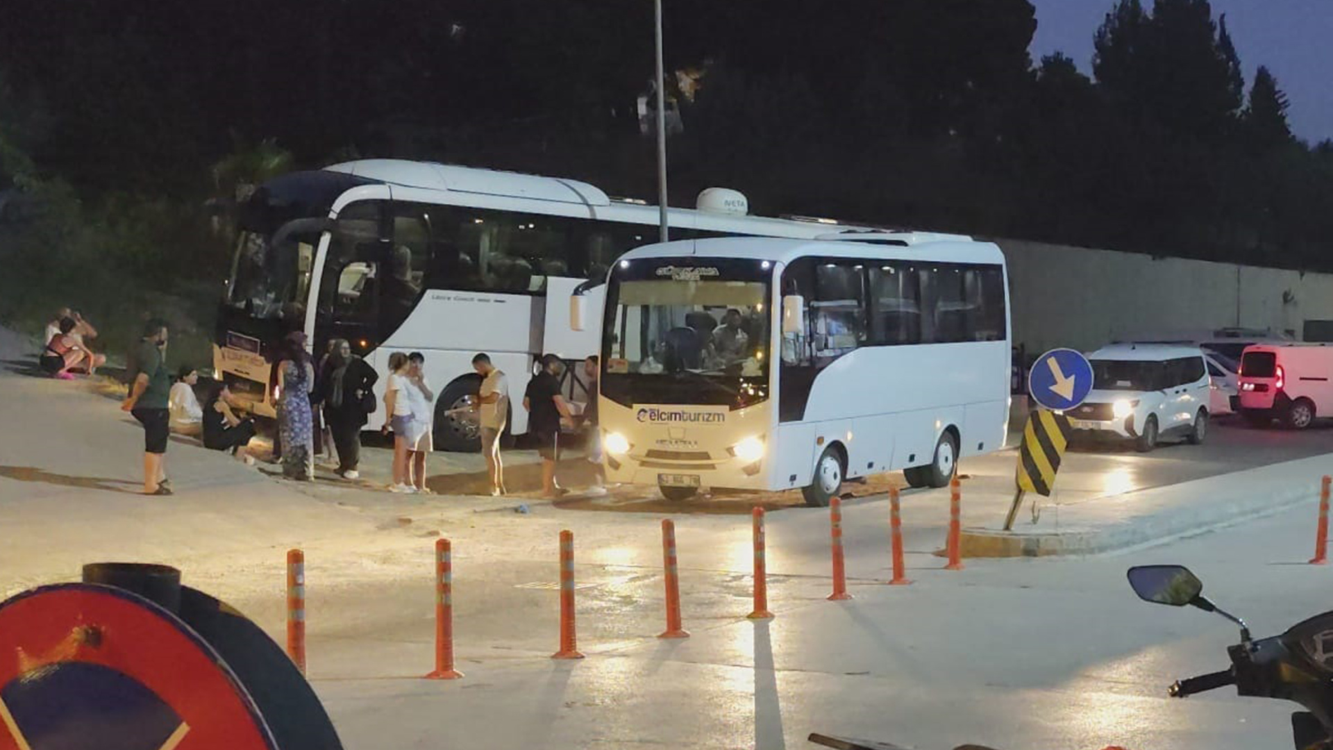 Antalya'da Rafting Sonrası 52 Kişi Gıda Zehirlenmesi Şüphesiyle Hastaneye Kaldırıldı