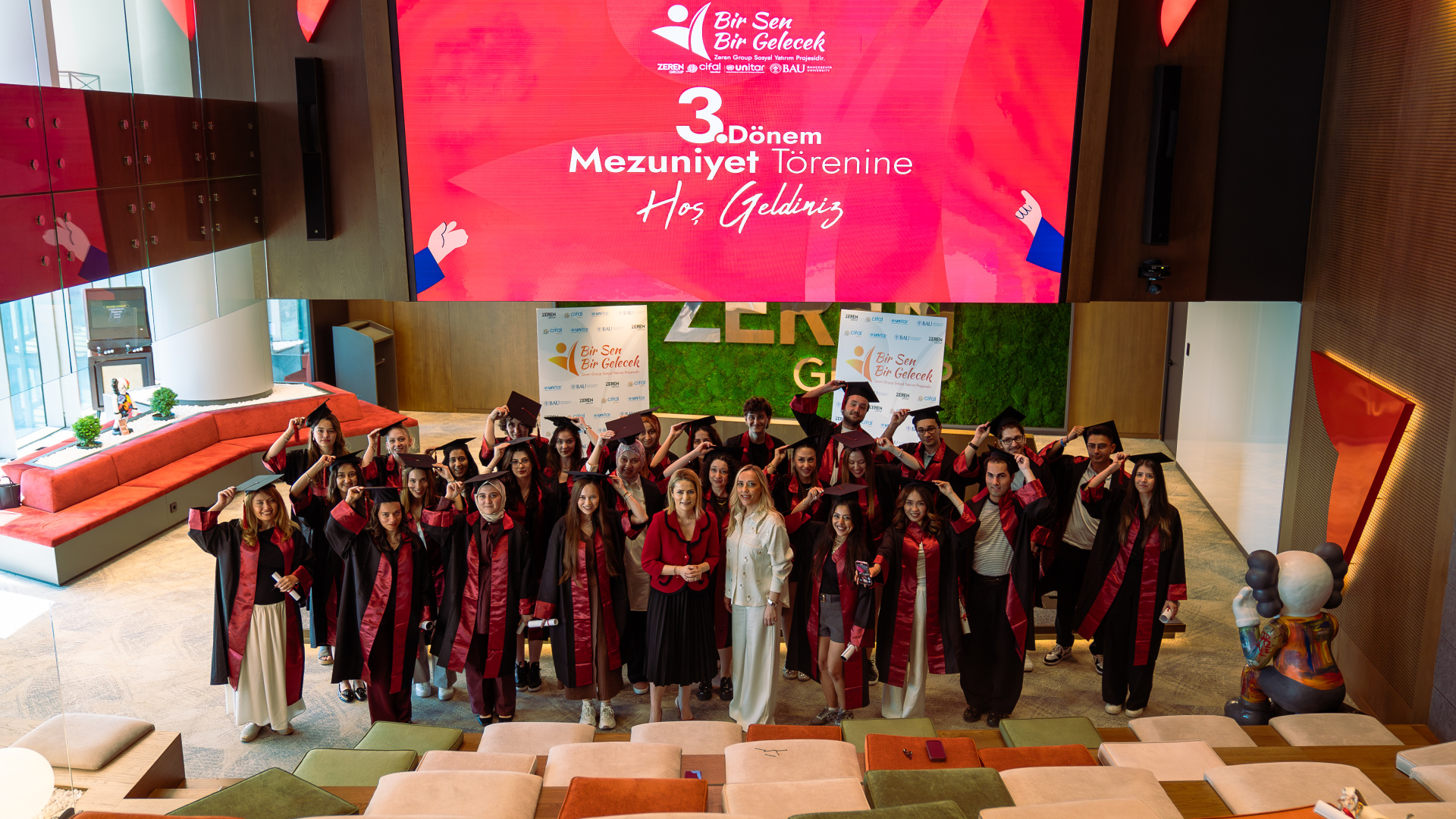 Bir Sen Bir Gelecek Projesi ile 1000'den Fazla Gence Liderlik Eğitimi