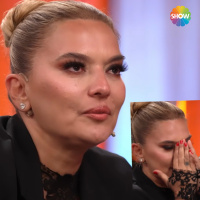 Demet Akalın'ın gözyaşları