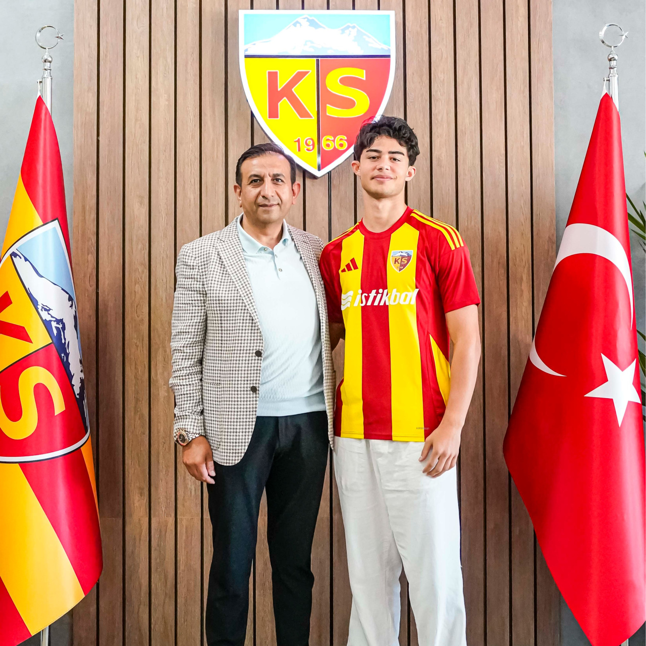 Kayserispor'dan Kayra Cihan'a yeni sözleşme!