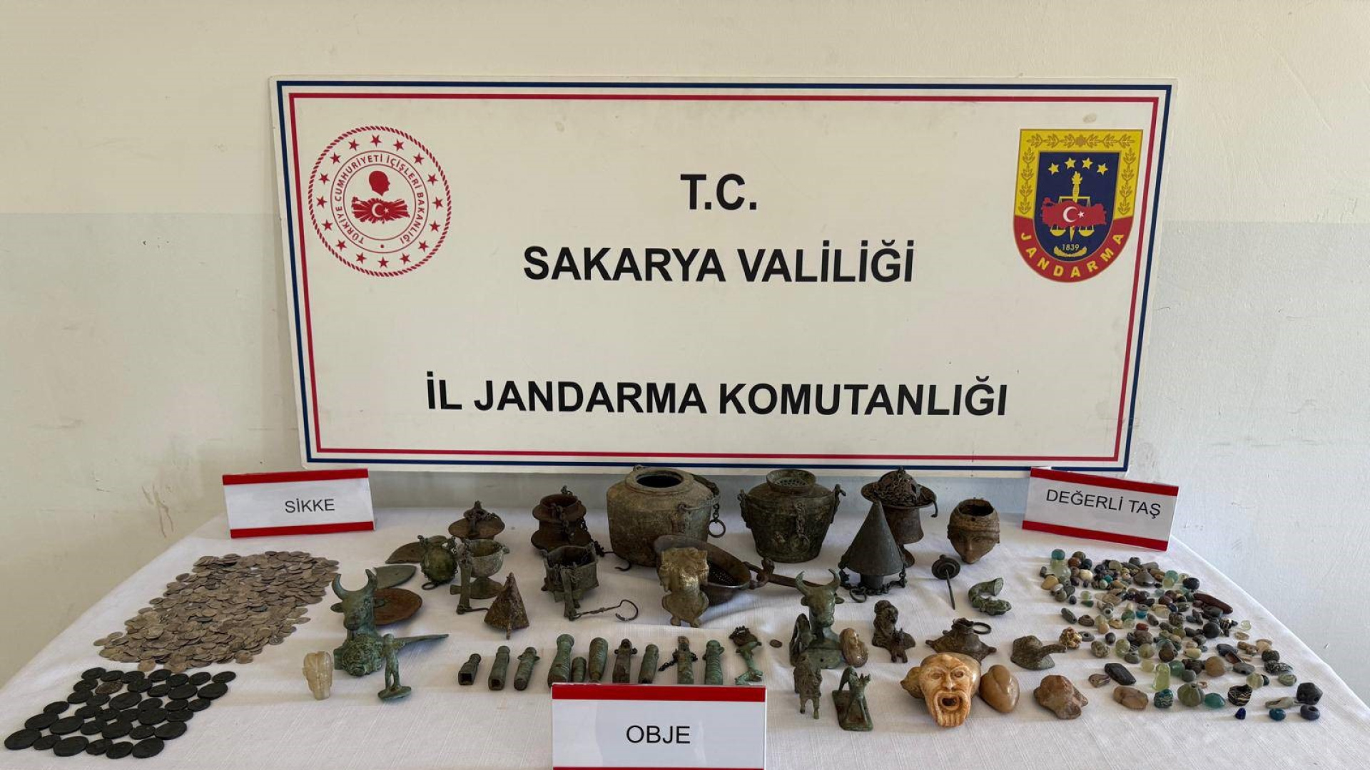 Sakarya'da evini kaçak müzeye dönüştüren şahıs yakalandı