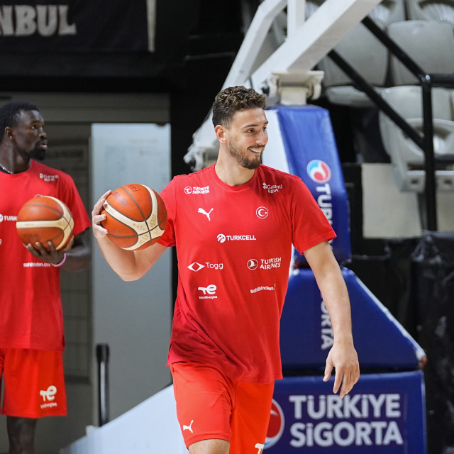 12 Dev Adam'da Bosna Hersek maçı mesaisi!