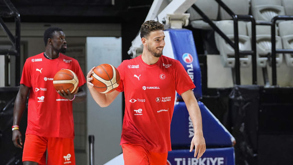 12 Dev Adam'da Bosna Hersek maçı mesaisi!