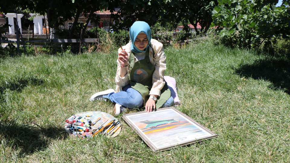 Mezar yeri bakılırken resimle yeniden doğdu