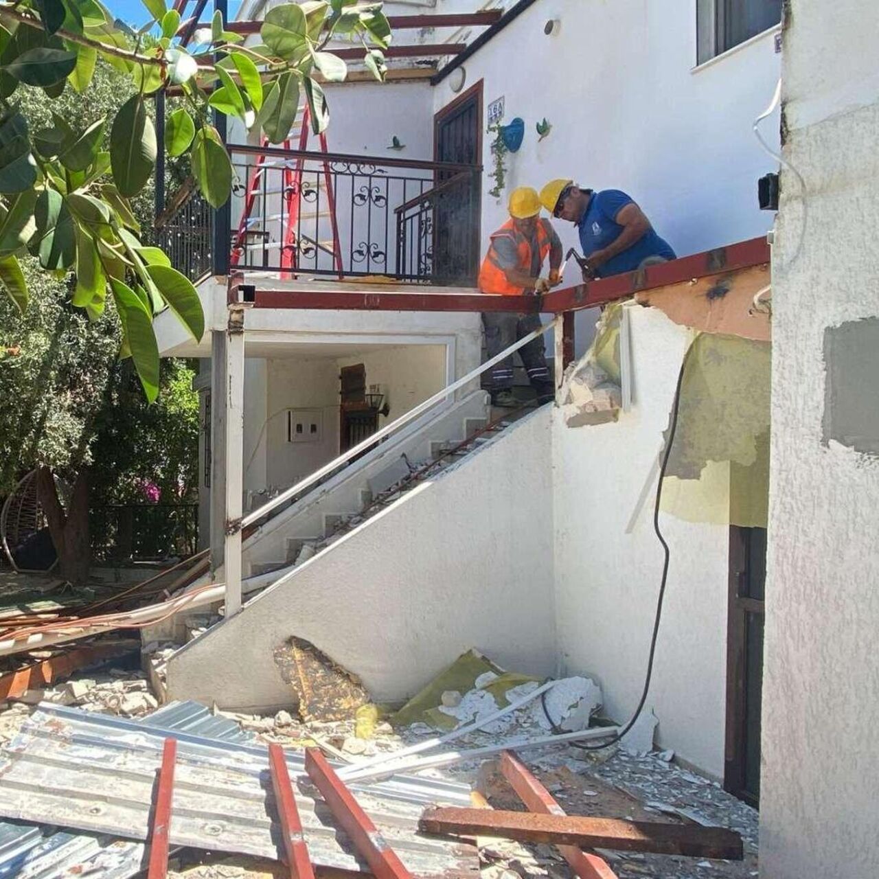 Bodrum'da Yasa Dışı İnşaatlara Karşı Sert Tepki: 53 Yapı Söküldü