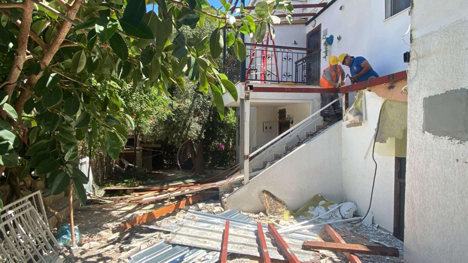 Bodrum'da kaçak yapı yıkımları sürüyor
