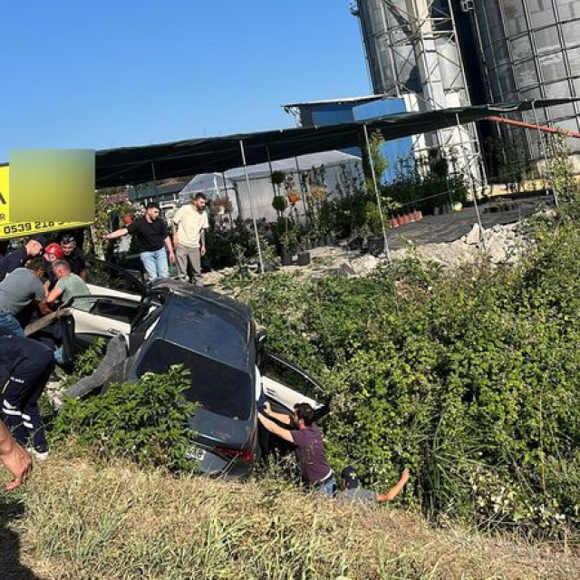 Korkunç kazada anne ve kızı öldü!