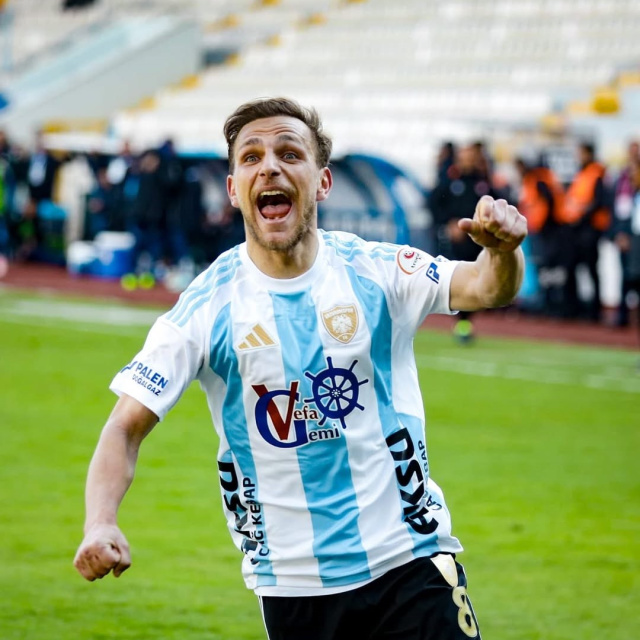 Erzurumspor FK'da iç transfer hareketliliği!