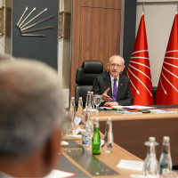 CHP'de 26 il başkanı görevden alındı