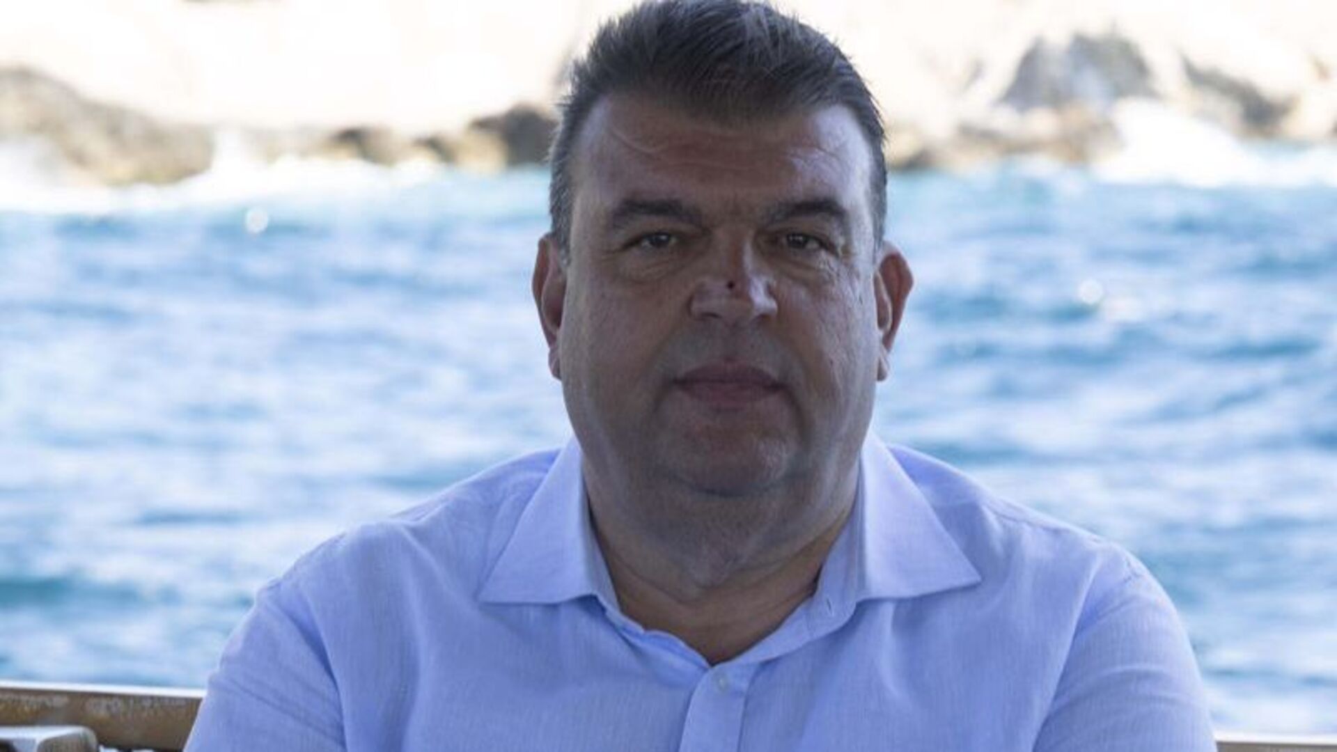 Seferihisar Belediye Başkanı İsmail Yetişkin rüşvet soruşturmasıyla görevden uzaklaştırıldı