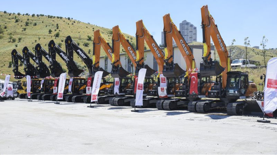 TBB'den 121 belediyeye yeni hizmet aracı