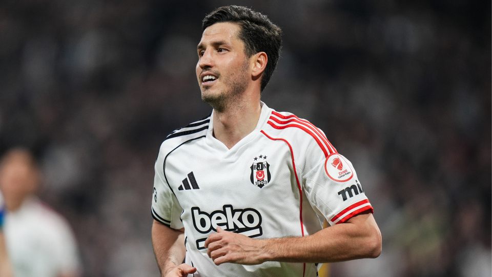 Beşiktaş'ta Salih Uçan ile yollar ayrıldı!