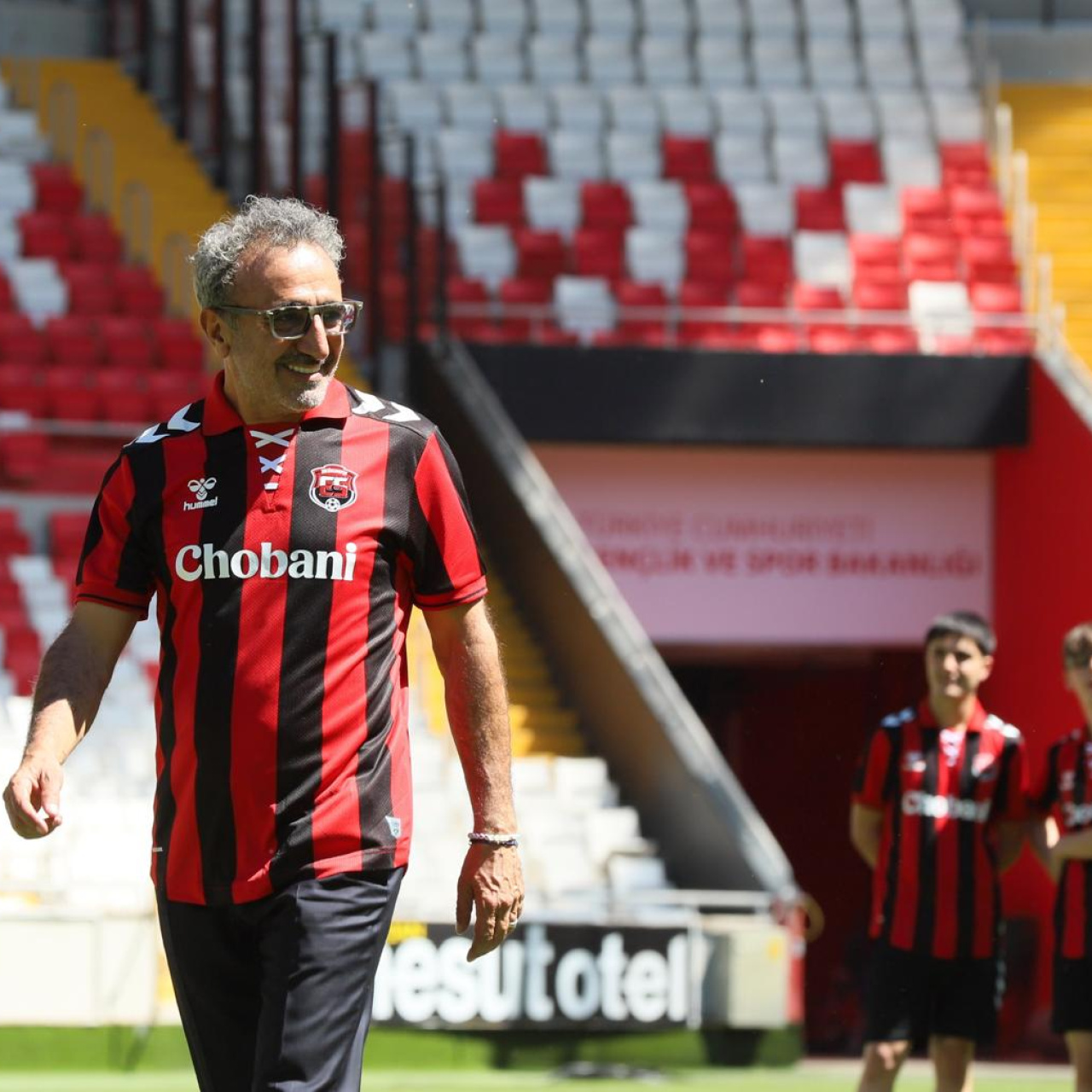 Hamdi Ulukaya'dan Erzincanspor'a dev destek