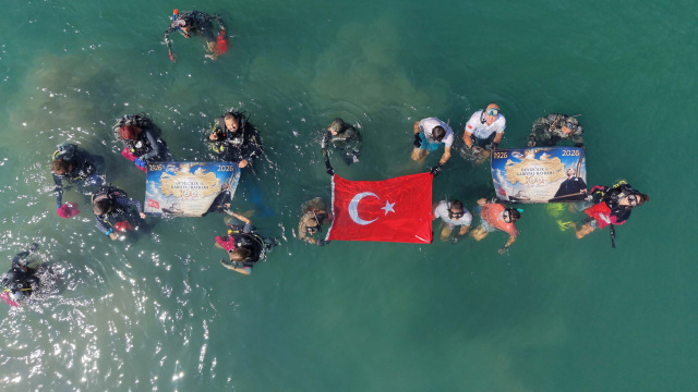 Denizden 370 kilo atık çıktı