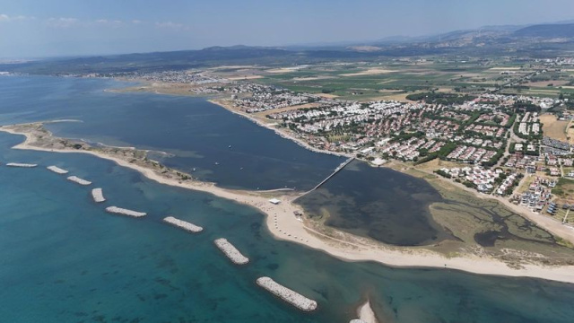 Altınova'nın Yeni Kum Adası Plajı yenilendi