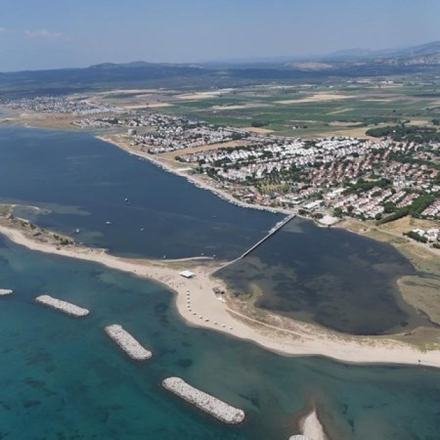 Altınova'nın Yeni Kum Adası Plajı yenilendi