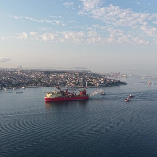 Boğaz trafiği gemi geçişine kapatıldı