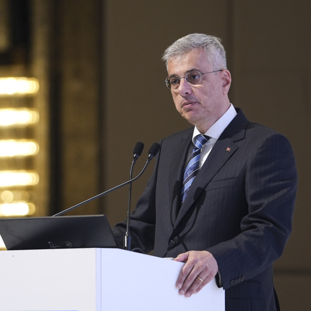 "Depremin bizlere kazandırdığı tecrübeyle sağlık sistemlerimizi daha da geliştirmeye çalışıyoruz"