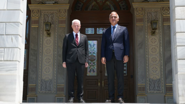 Bakan Ersoy, Vali Gül'ü ziyaret etti