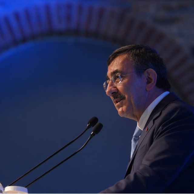 Cumhurbaşkanı Yardımcısı, Ali Hamaney'in cenaze törenine katılacak
