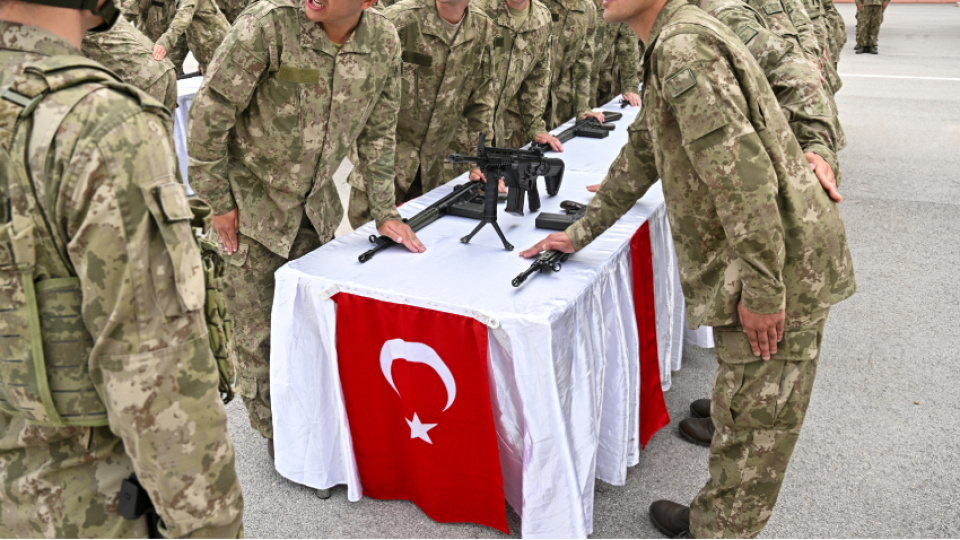 Çifte vatandaşlığa yeni askerlik modeli
