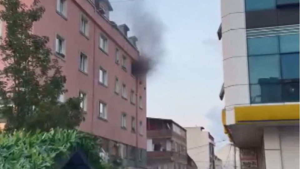 Havalandırmadan giren eşi, evi yaktı!