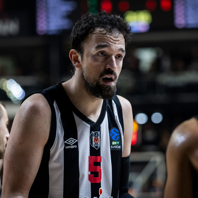 Beşiktaş'ta Sertaç Şanlı'yla yollar ayrıldı