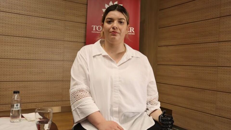 Hayali kızının saçını taramak