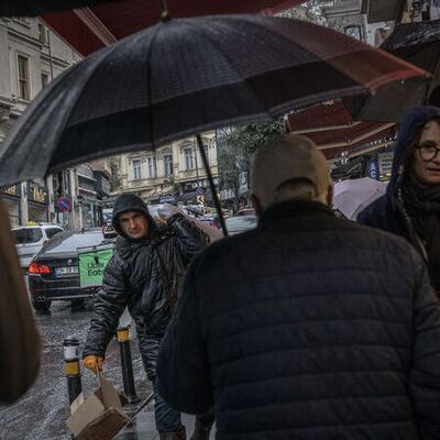 İstanbul'da sağanak yağış etkili oluyor