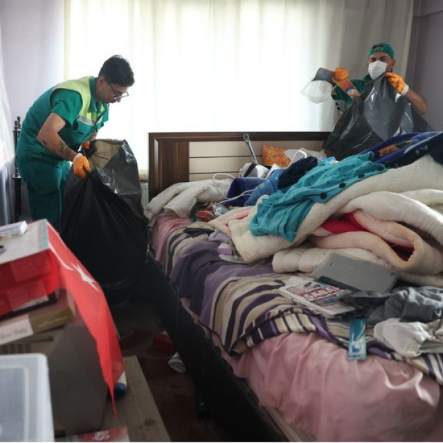 Evden 5 ton çöp çıkarıldı