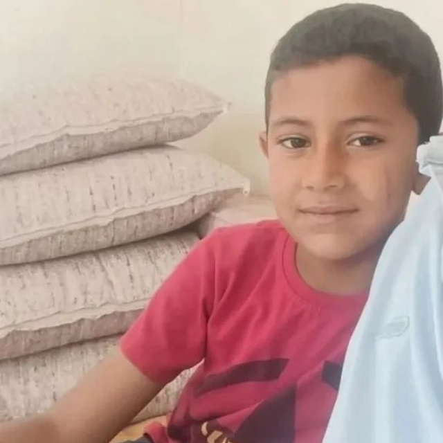 9 yaşındaki Hüseyin gözyaşına boğdu