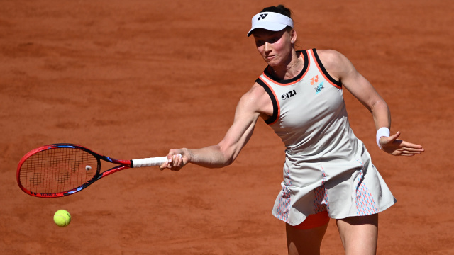 Rybakina elenirken Minaur son 16'ya kaldı!