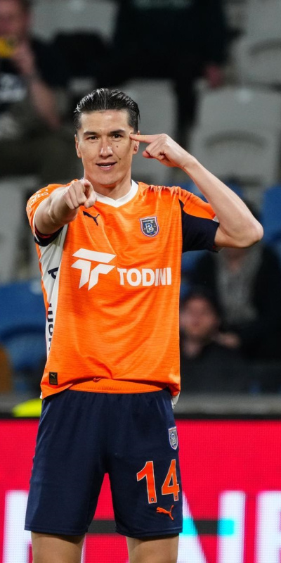 Başakşehir, Shomurodov'un bonservisini aldı!