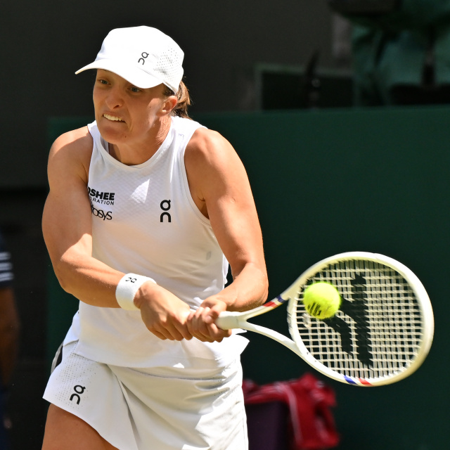 Swiatek elendi, Zverev son 16 turuna kaldı!