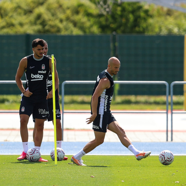 Beşiktaş, hazırlıklarına çift idmanla devam etti!