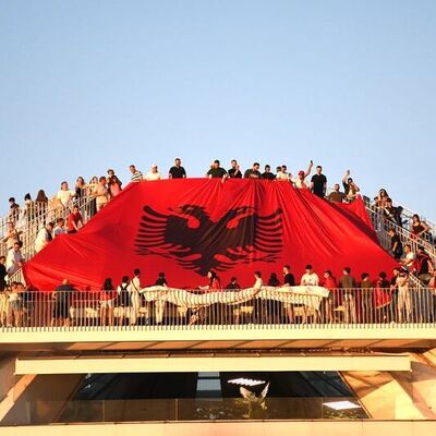 Arnavutluk'taki protestolar sürüyor